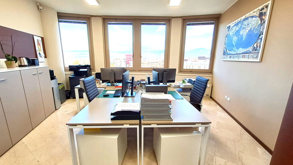 Foto del coworking di uffici di Brescia in versione due postazioni